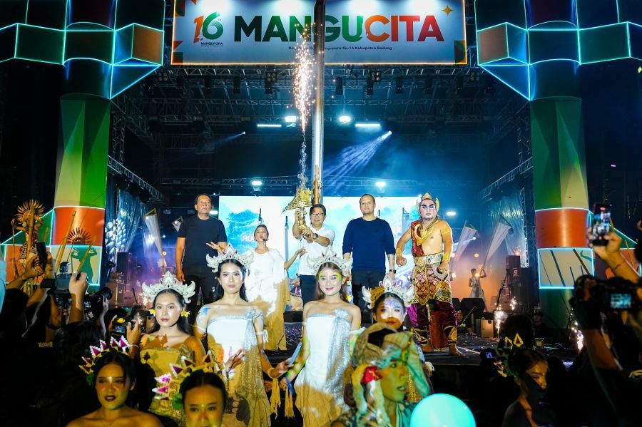 podiumnews.com-Puncak HUT Mangupura, Bupati dan Wabup Ajak Masyarakat Bangun Badung