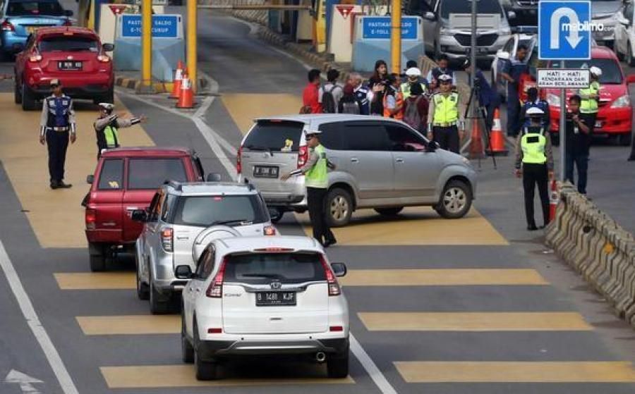 podiumnews.com-Polri Putar Balik 5.734 Kendaraan Hendak Masuki DKI Jakarta