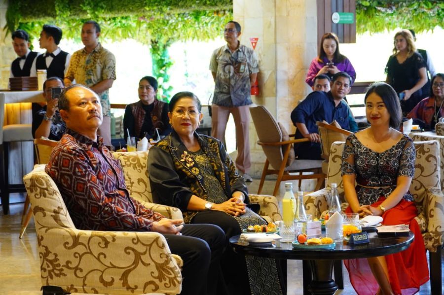 Puteri Koster menghadiri Voice of Influence di Badung, Sabtu (04/04/2026), mendorong perempuan berperan aktif dalam pembangunan Bali. (foto/sukadana)