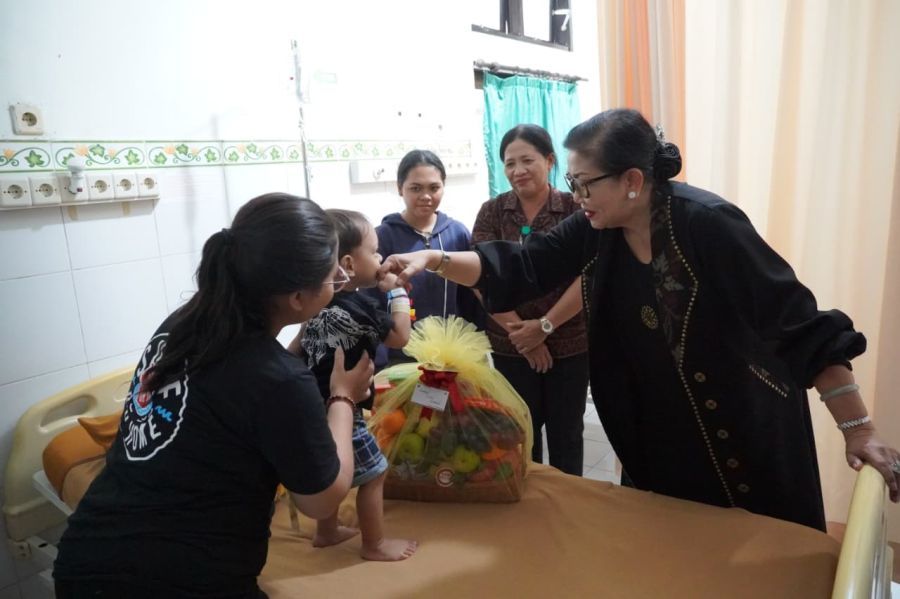 podiumnews.com-Putri Koster Minta RS Layani Pasien Tanpa Diskriminasi