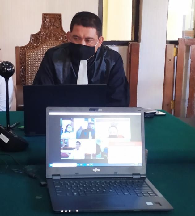 podiumnews.com-Bawa Puluhan Pil Ektasi, Diganjar Hukuman 13 Tahun Penjara