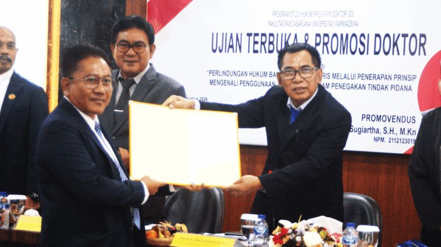 podiumnews.com-Raih Gelar Doktor, Sugiartha Soroti Dilema Notaris Laporkan Dugaan TPPU ke PPATK