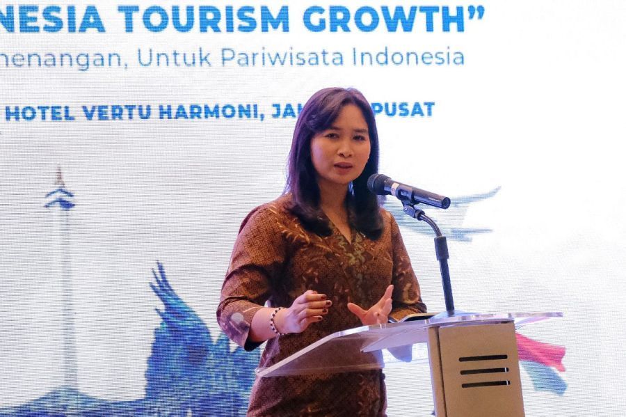 Wamenpar Ni Luh Puspa dalam pembukaan Rakernas AITTA di HARRIS Vertu Hotel Harmoni, Jakarta, Rabu (13/5/2026). (kemenpar.go.id)