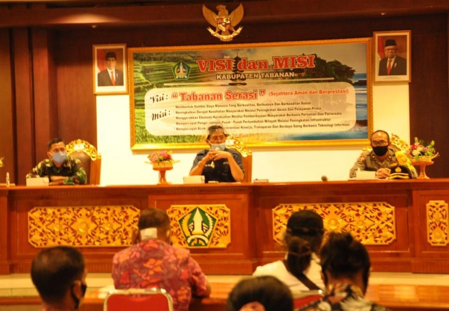 podiumnews.com-Gede Susila: Samakan Persepsi Sambut Era New Normal Tabanan