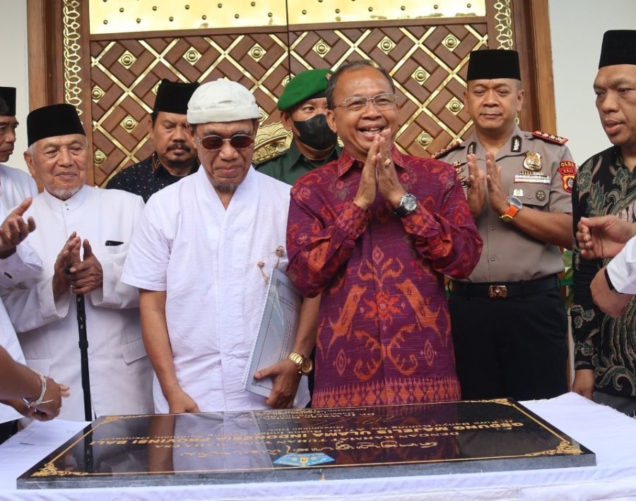 podiumnews.com-Resmikan Gedung MUI, Gubernur Bali Ajak Bangun Kehidupan Masyarakat