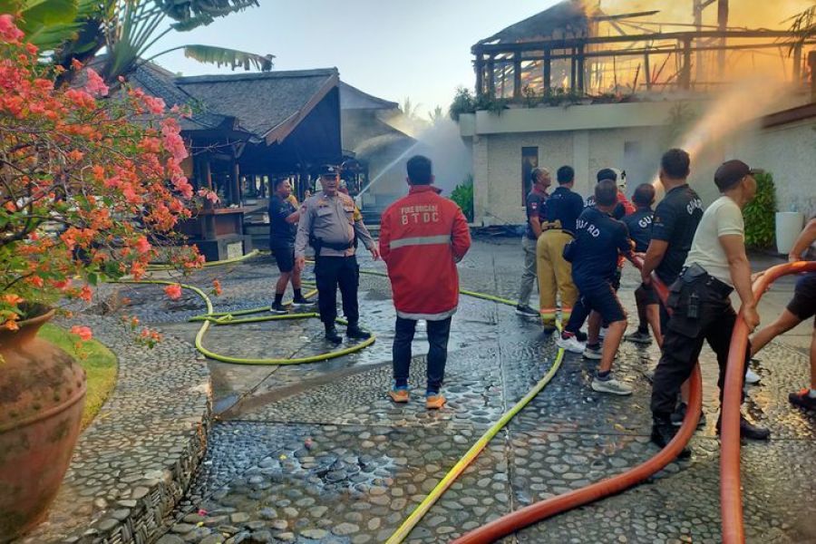 Bangunan Agung Restoran di area Hotel Club Med di kawasan Pariwisata Nusa Dua, Kuta Selatan, Badung, Bali, terbakar, Jumat (24/4/2026) pagi. (Foto/Dokumentasi Polsek Kuta Selatan)