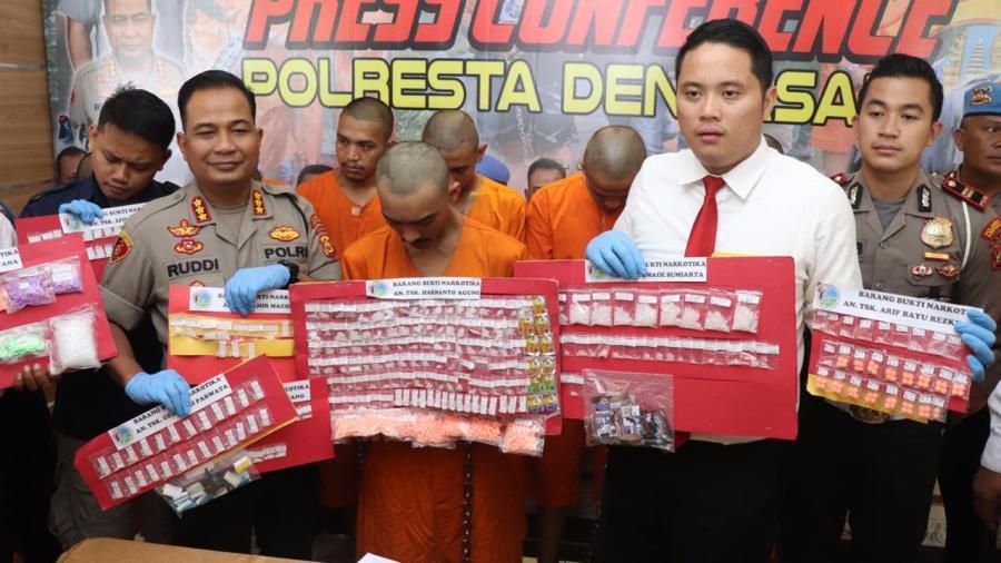 podiumnews.com-Ribuan Ekstasi Jaringan Jatim-Bali Diamankan Polresta Denpasar
