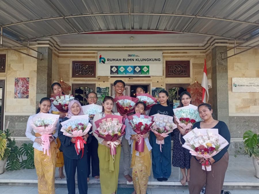 podiumnews.com-Rumah BUMN Klungkung Dorong Peluang Usaha Lewat Money Bouquet