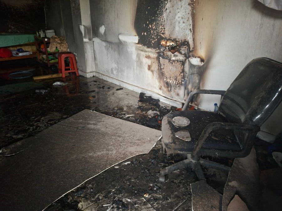 Bangunan salon kecantikan milik Ni Ketut Sudiartini (50) di Jalan Gunung Andakasa Nomor 25, Kelurahan Padangsambian, Kecamatan Denpasar Barat, Denpasar, Bali, terbakar, Rabu (11/2/2026). (foto/hes)