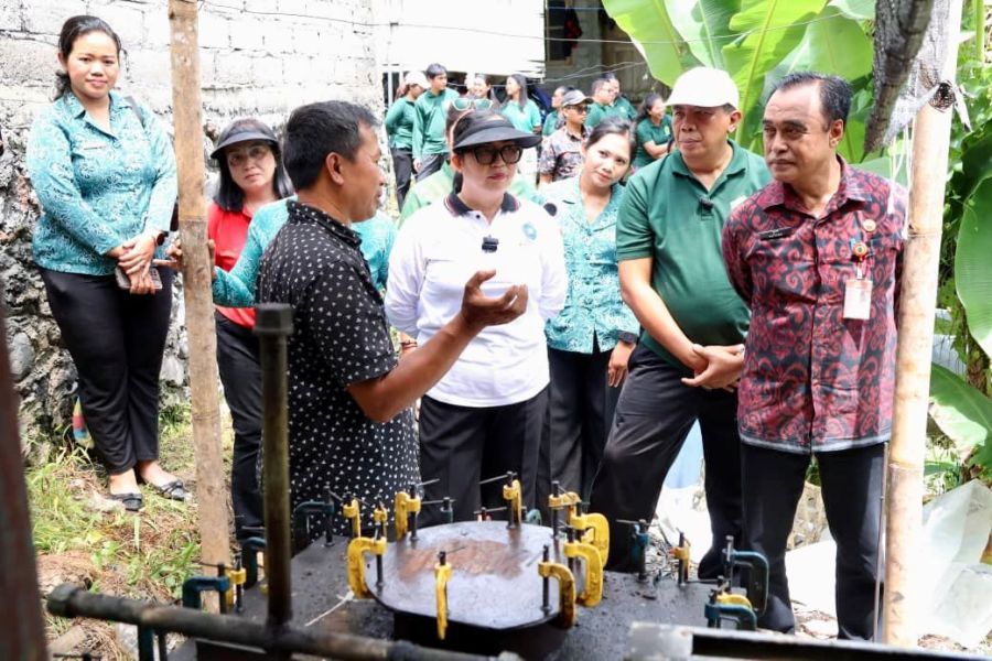 podiumnews.com-Sampah Plastik Diolah Jadi BBM, Ini Kata Ketua PKK Tabanan