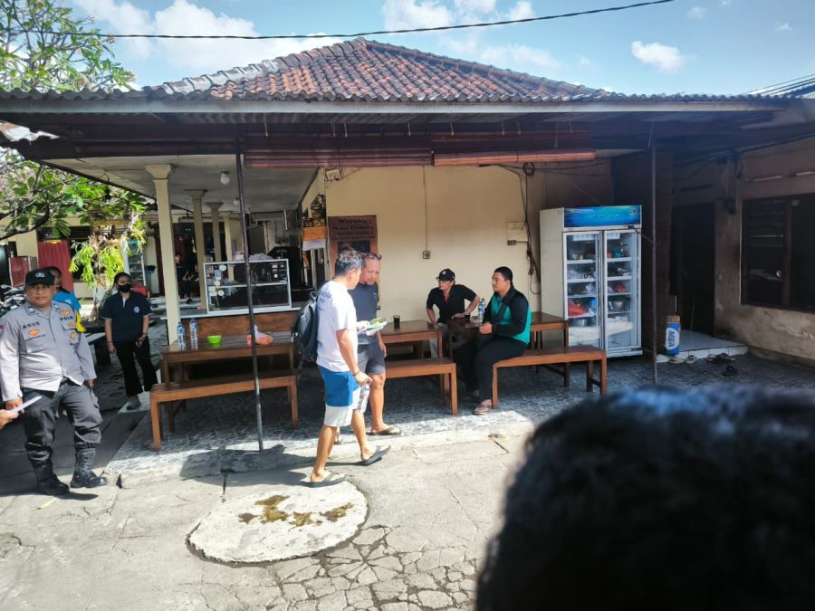 podiumnews.com-Satpol PP Denpasar Tangani Warga Diduga Alami Gangguan Kejiwaan