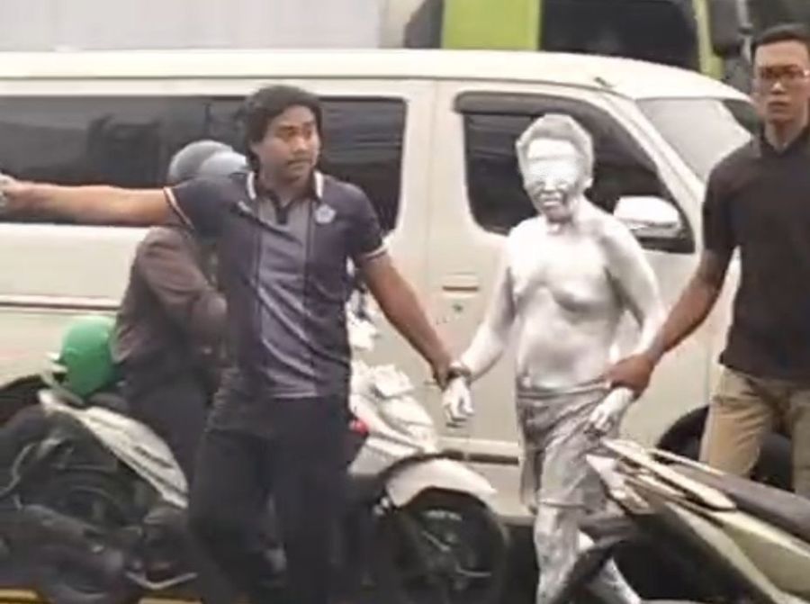 podiumnews.com-Satpol PP Denpasar Tertibkan 12 Gepeng di Sejumlah Simpang Jalan