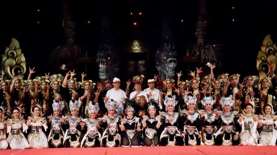 podiumnews.com-Sekaa Gong Tri Tunggal Duta Denpasar Sihir Ribuan Penonton PKB