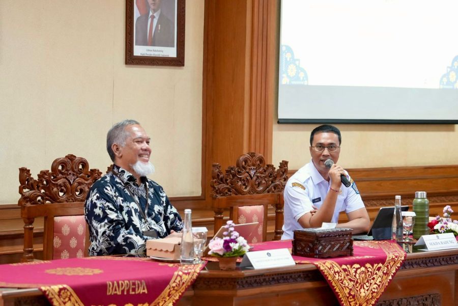 Sekda Kabupaten Badung Ida Bagus Surya Suamba membuka Uji Publik Rancangan Perubahan PerMenPAN RB No. 6 tahun 2022 tentang Pengelolaan Kinerja ASN di Ruang Rapat Teratai, Kantor Bappeda, Puspem Badung, Bali, Rabu (29/4/2026). (foto/adi)