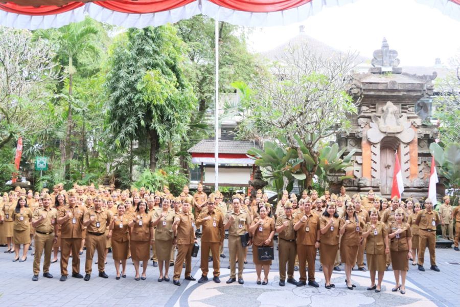 Pelaksanaan apel disiplin di Lingkungan Setda Kota Denpasar, Bali, Senin (24/8/2026). (foto/sukadana)