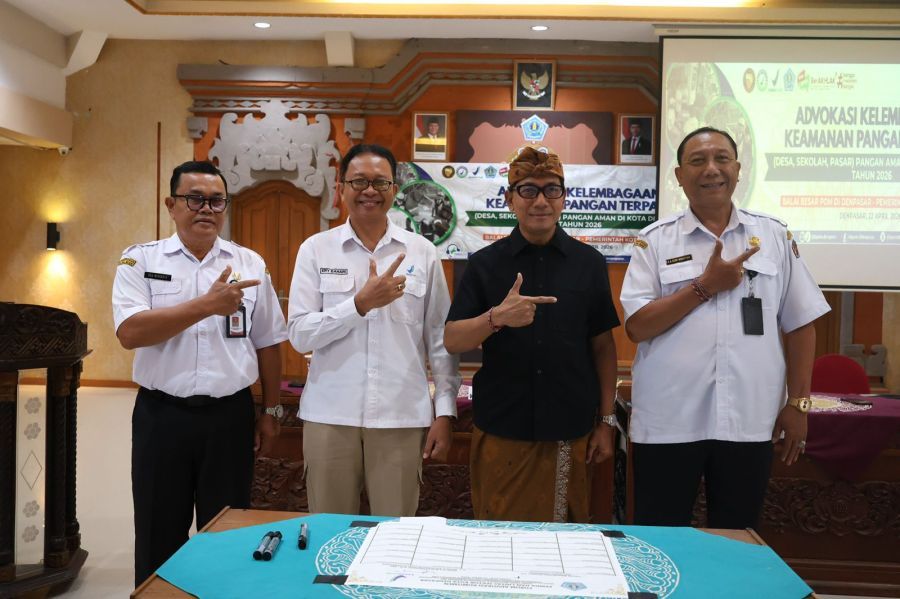Sekda Kota Denpasar, I Gusti Ngurah Eddy Mulya mewakili Walikota Denpasar membuka Pertemuan Advokasi Kelembagaan Desa Pangan Aman, Sekolah dengan Pembudayaan Keamanan Pangan, serta Pasar Pangan Aman Berbasis Komunitas, di Gedung Santi Graha, Denpasar, Bali, Rabu (22/4/2026). (foto/sukadana)