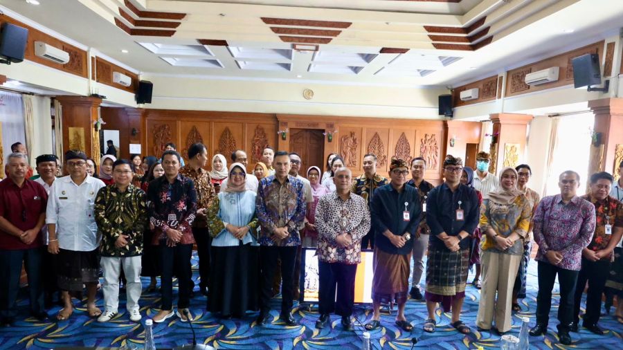 Pemerintah Kota Denpasar menerima kunjungan kerja Pemkab Magelang yang dipimpin Plh Sekda Kabupaten Magelang, David Rudiyanto bersama Ketua DPRD Kabupaten Magelang, Sakir, di Ruang Praja Utama Kantor Wali Kota Denpasar, Bali, Kamis (25/6/2026). (foto/sukadana)