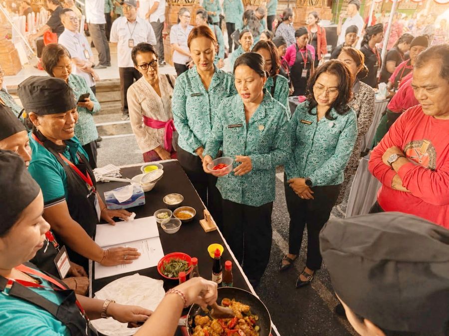 podiumnews.com-Sekretaris I PKK Bali Kampanyekan Gemar Makan Ikan untuk Cegah Stunting