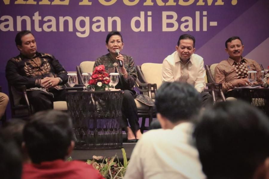 Ny Putri Koster Ajak Milenial Bangkitkan Industri Mode Bertema Seni Budaya