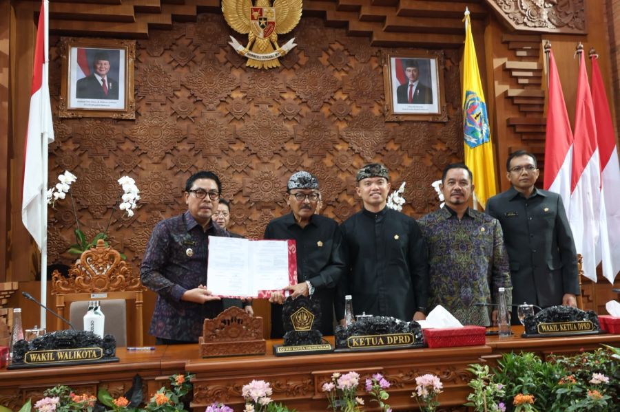 podiumnews.com-Sidang Paripurna DPRD Denpasar Setujui Perda Kawasan Tanpa Rokok