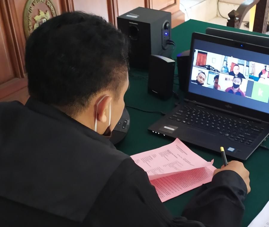 podiumnews.com-Duo Peluncur Sabu di Wilayah Seminyak Dihukum 6 Tahun penjara