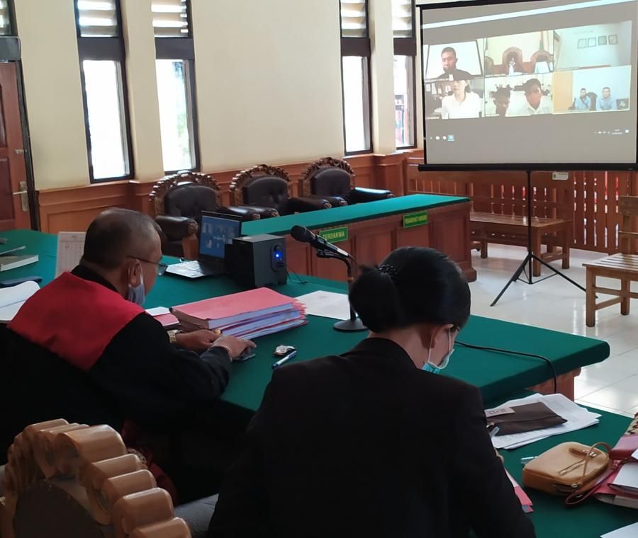 podiumnews.com-Trio Bandar Narkoba Jaringan Lapas Banyuwangi Dituntut 10 Tahun Bui