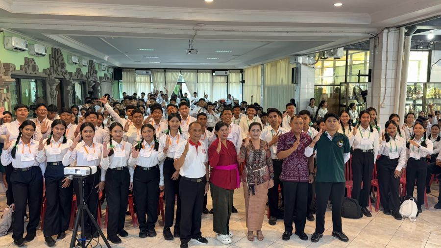 podiumnews.com-Sosialisasi Bahaya Narkoba di SMK TI dan SMK Pariwisata Mengwitani