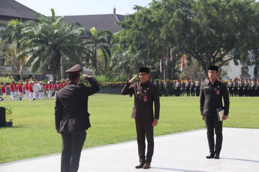 podiumnews.com-Wabup Suiasa Ajak Anak Bangsa Jadi Pahlawan Masa Kini