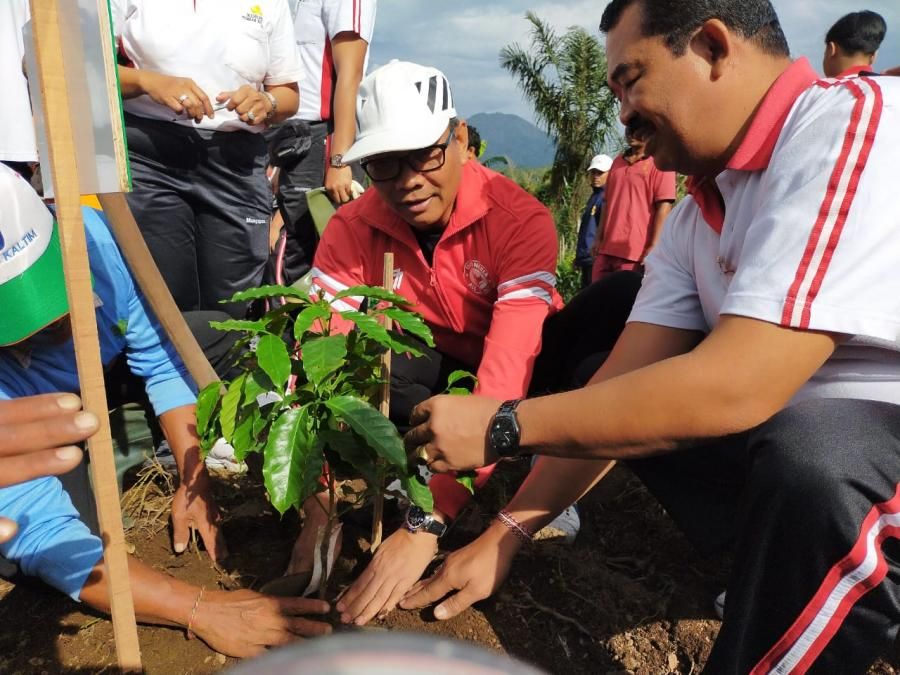 podiumnews.com-Tanam Kopi, Jadikan ATP Badung Sebagai Kawasan Terpadu  Pertanian dan Pariwisata