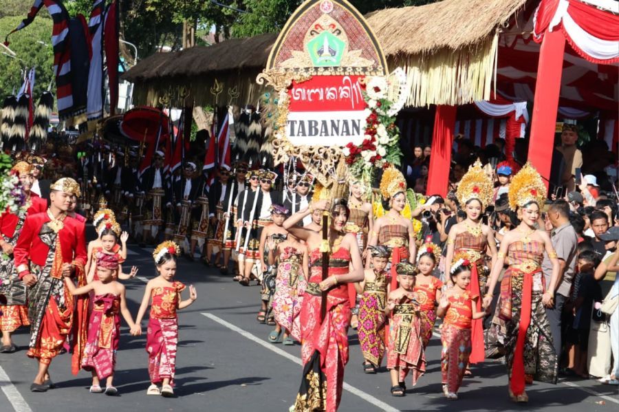 podiumnews.com-Tabanan Angkat Regenerasi Budaya Lewat Simbol Empat Nama Tradisional di PKB 2026
