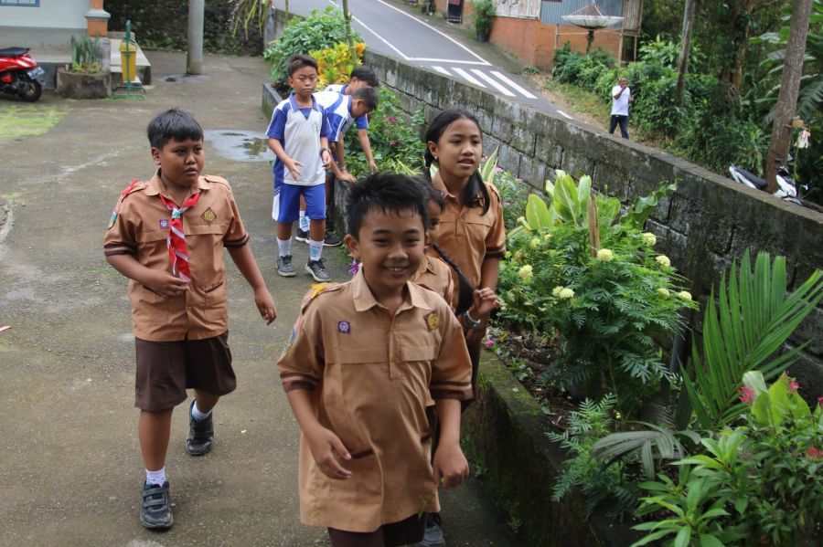 Taman Mekar di SDN 4 Munduk, Buleleng menjadi ruang edukasi konservasi air bagi para siswa. (foto/angga)