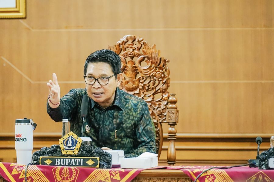 Bupati Badung I Wayan Adi Arnawa saat membuka Bulan Bahasa Bali VIII Tahun 2026 di Puspem Badung. (foto/sukadana)