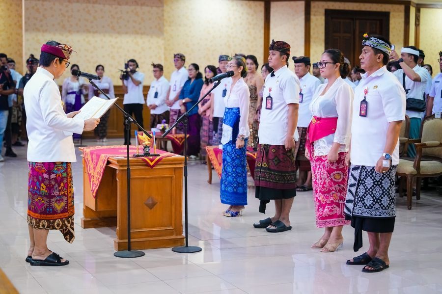 podiumnews.com-Tekankan Profesionalisme dan Integritas, Bupati Badung Lantik 234 Pejabat