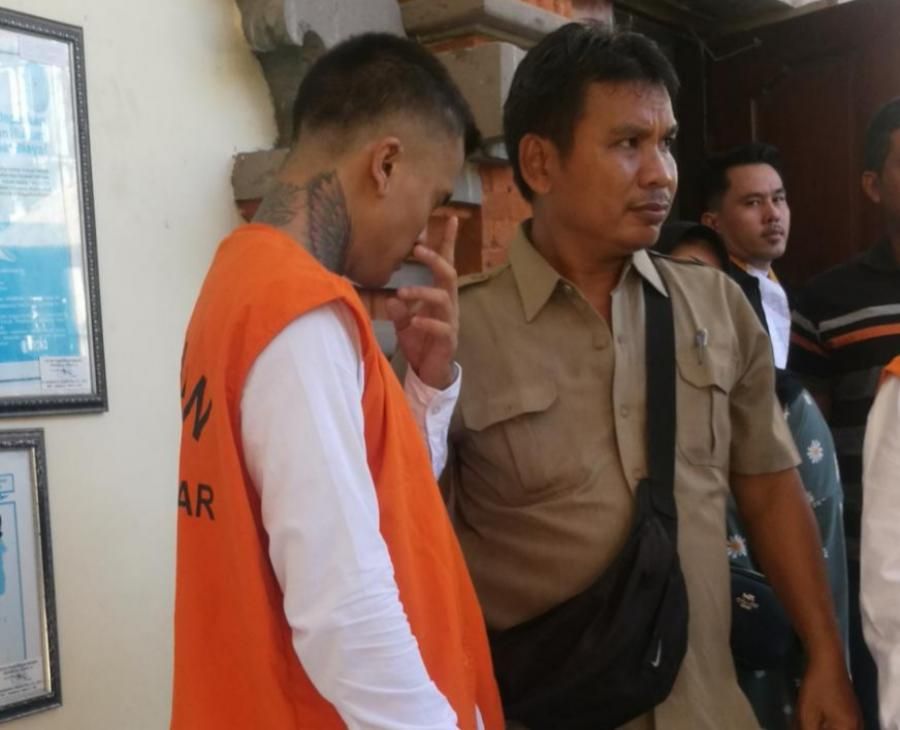 podiumnews.com-Usai Tempel 6 Paket Sabu, Saputra Langsung Disergap Petugas