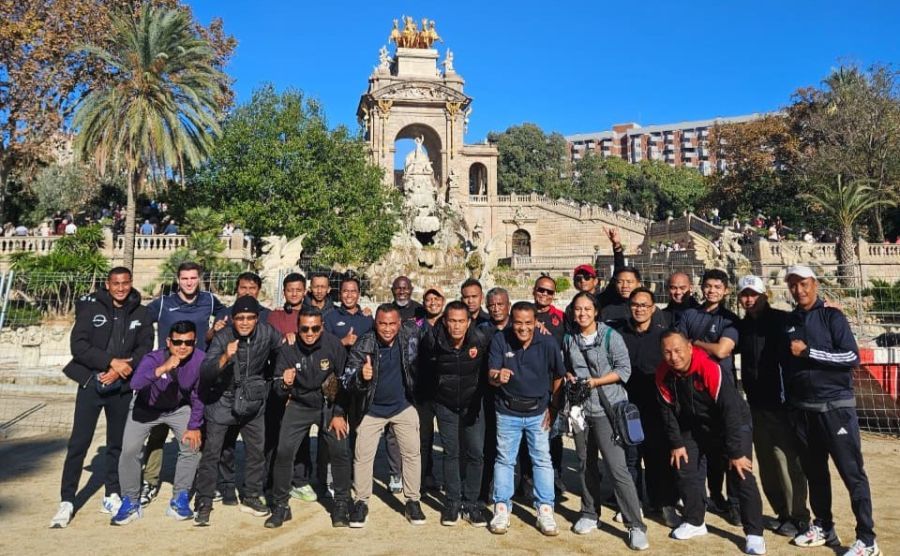 Direktur Akademi Bali United dan juga asisten pelatih Bali United FC, I Gde Mahatma Dharma bersama para pelatih klub sepak bola di Indonesia sedang menjalani rangkaian program kepelatihan di Spanyol. (baliutd)