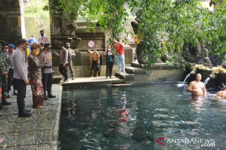 podiumnews.com-Gugus Tugas Gianyar Pantau Lokasi Pemandian Air Suci Tirta Empul