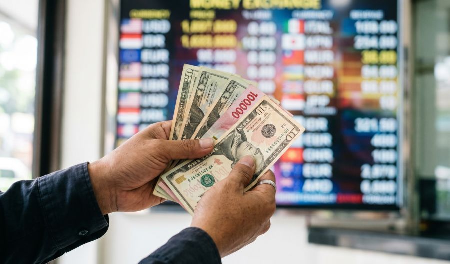 ILUSTRASI: Kurs Dolar. (AI/Podiumnews)
