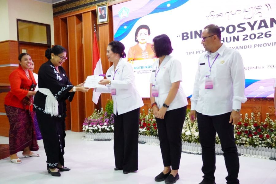 podiumnews.com-Tutup Bina Posyandu, Ibu Putri Koster Ajak Kader Gercep, Kreatif, Inovatif