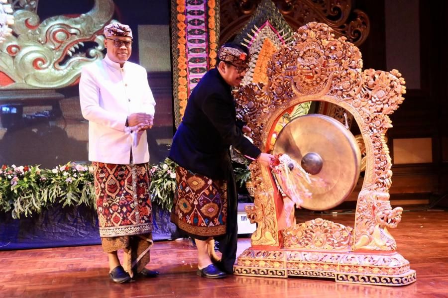 podiumnews.com-Bulan Bahasa Bali 2020 Resmi di Tutup