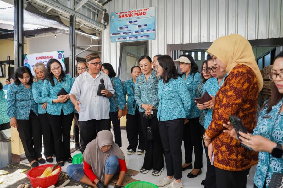 Dinas PMD Badung dan TP PKK Kabupaten Badung studi tiru ke Kabupaten Lombok Barat, NTB, Kamis (6/11/2025), (foto/Prokopim Badung)