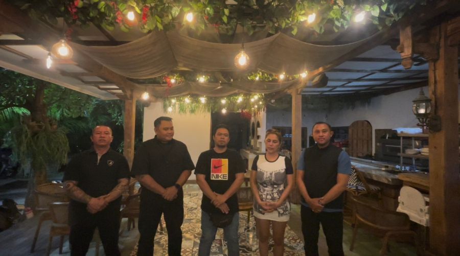 podiumnews.com-Viral! Turis Bule Cekcok dengan Sopir Taksi di Tibubeneng