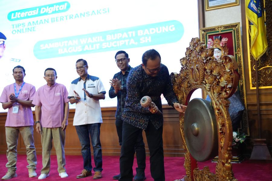 podiumnews.com-Wabup Badung Buka Literasi Digital Tips Aman Bertransaksi Online