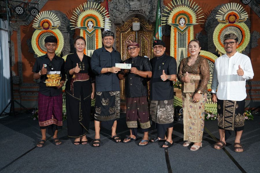 podiumnews.com-Wabup Badung Hadiri HUT ST Kusuma Mekar Banjar Gulingan
