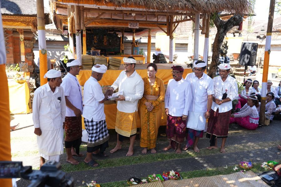podiumnews.com-Wabup Badung Hadiri Karya Rsi Gana di Pura Desa Sibanggede