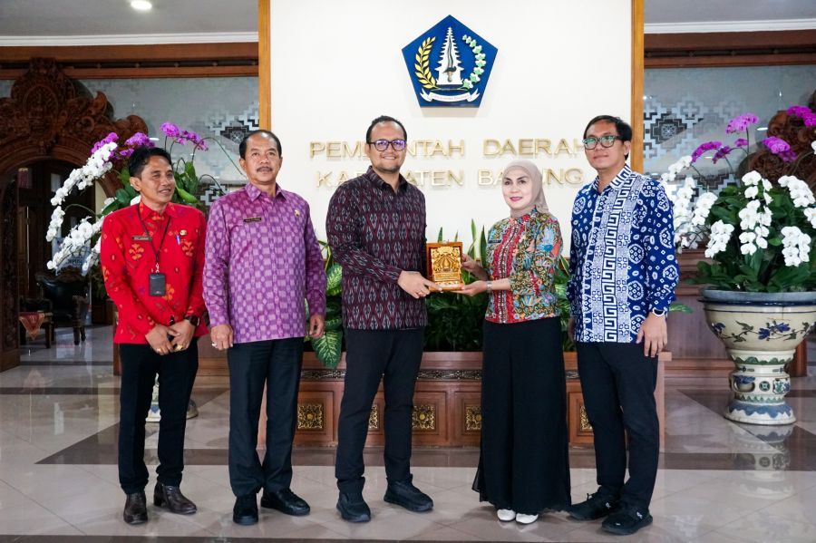 podiumnews.com-Wabup Badung Terima Kunjungan Bupati Kendal, Bahas Masalah Ini
