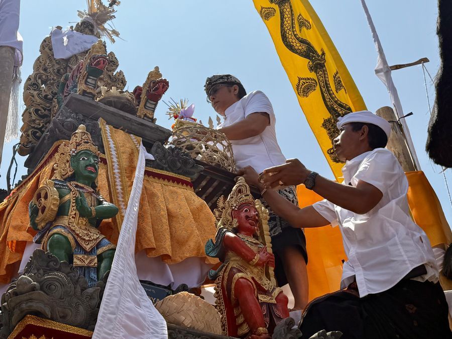 podiumnews.com-Wagub Bali Hadiri Melaspas Sanggah Gede Kubon Tubuh Kuthawaringin Bangli