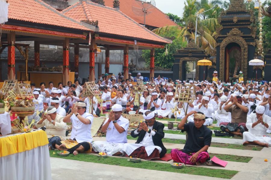 podiumnews.com-Wagub Bali Hadiri Pemelaspasan Pura Mas Pidada di Buleleng