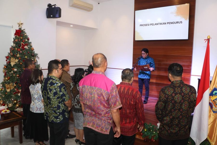 podiumnews.com-Wagub Bali Kukuhkan Pengurus Pesparawi, Tekankan Pentingnya Kerukunan Umat Beragama