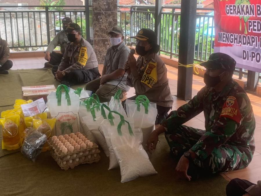 podiumnews.com-Polres Tabanan Serahkan sembako di Pondok Pesantren Nur Muhammad Candikuning 2