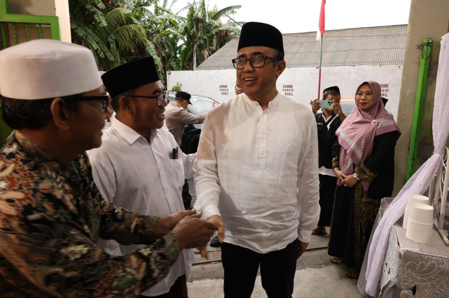 Walikota Denpasar, I Gusti Ngurah Jaya Negara menghadiri Buka Puasa Bersama di Musholla Thoriqussalam, Sanur, Denpasar Selatan, Denpasar, Bali, Minggu (22/2/2026) petang. (foto/sukadana)